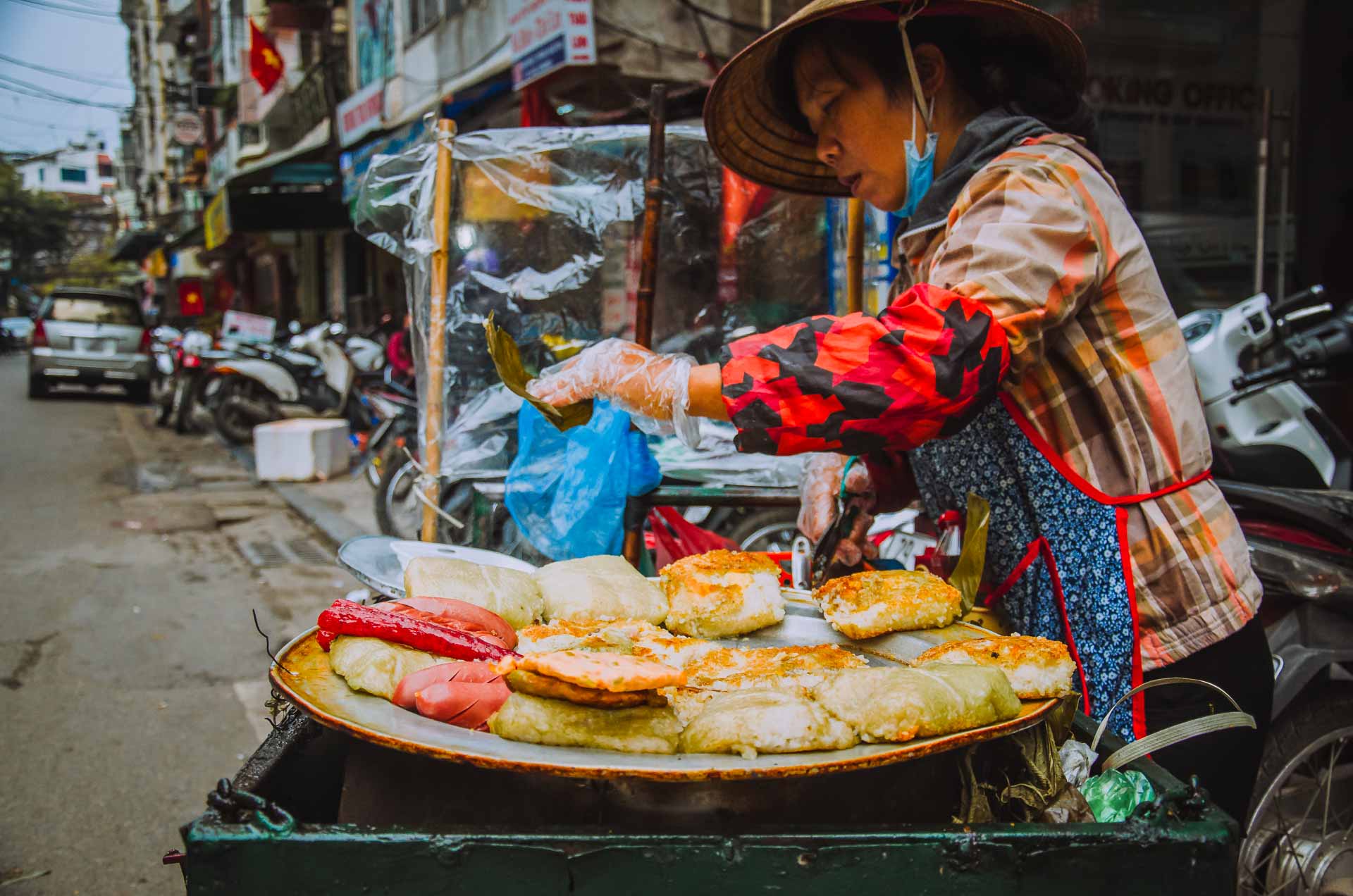 /fm/Files//Pictures/Ido Uploads(1)/Asia/Vietnam/Food/Hanoi - Food Stall Chung Cake Street - NS - SS.jpg